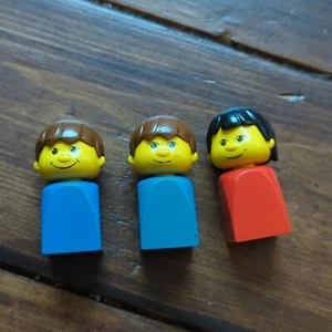 LEGO Basic Figure Finger Puppet 2 Blue Boy 1 Red Girl Minifigure Vintage 1981 - Picture 1 of 2