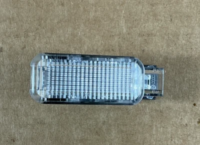 2012-2018 Audi A7 Quattro Right Dashboard Glove Box Courtesy Light 094741 OEM - Image 1 of 4