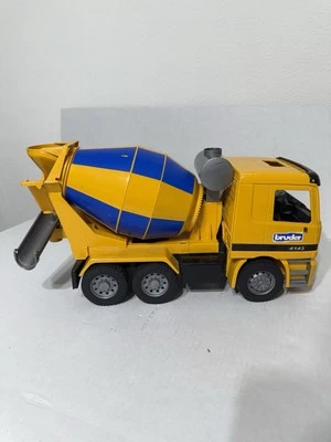 Bruder MX 5000 Cement Mixer Truck 4143 Mercedes Actros - Image 1 of 4