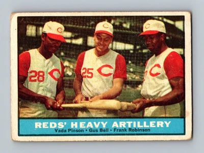Tarjeta de béisbol 1961 Topps #25 Reds Heavy Artillery - Frank Robinson en muy buen estado de colección Foto 1 de 2