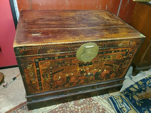ANTIQUE CHINESE TRUNK / CHEST - HAND PAINTED - WELL MADE WOOD CHEST Cover