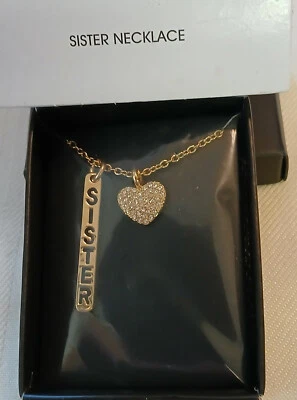 Collar Hermana AVON 2018 Tono Dorado con Pequeño Corazón Incrustado de Cristal Nuevo en Caja Foto 1 de 2