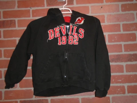 NEW JERSEY DEVILS FULL ZIPPER HOODIE SWEATSHIRT BOYS MEDIUM Cover