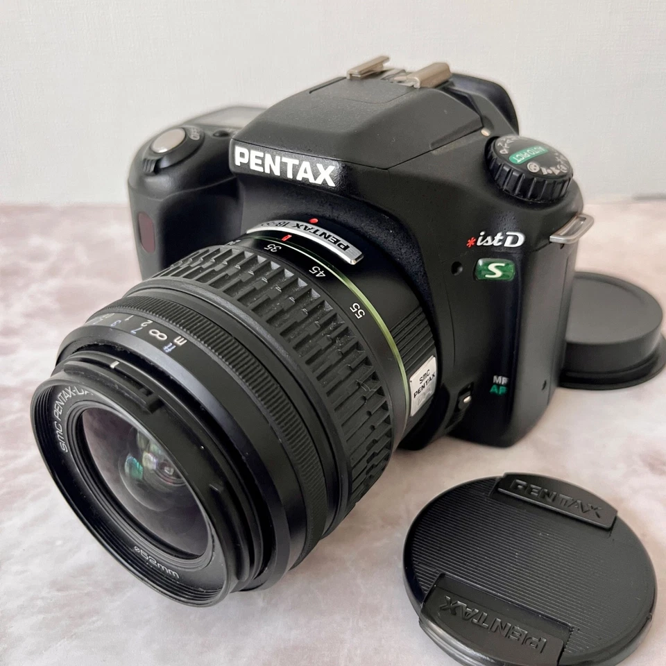 Pentax *istD S 6.1MP Digital SLR Camera w/ SMC Pentax-DA 18-55mm Lens Works well - Image 1 of 4