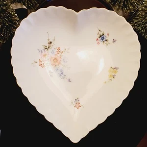 Vintage- Home Beautiful - TY001 Vermeil -Japan- Heart Shaped Floral Trinket Dish - Picture 1 of 12
