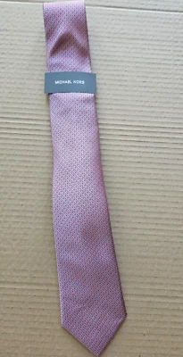 Corbatas MICHAEL KORS para hombre mezcla de seda NUEVAS PRECIO DE VENTA SUGERIDO POR EL FABRICANTE: $69.50 estilos/colores surtidos Foto 1 de 2