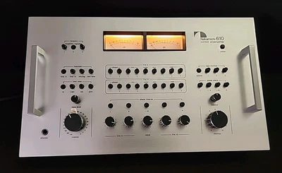 Preamplificador de control con cubierta Nakamichi 610 Foto 1 de 4