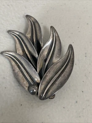 Neils Erik 925 Vintage Estate 3D Leaf Design NE Denmark Pin Brooch Estate - Image 1 of 4