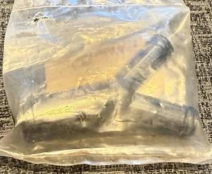 ROVER SD1 3500 LAND ROVER V8 NEW GENUINE BL Y CARB BREATHER PIECE ERC882 SDI - Picture 1 of 2