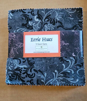 Paquete de dijes cuadrados "Eerie Tonos 5 quilates gemas por Wilmington Prints 42-5" Foto 1 de 2