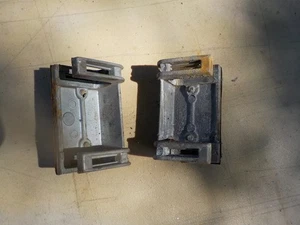 1969 1970 Mustang Door Window Guide Brackets OEM Pair - Bild 1 von 3