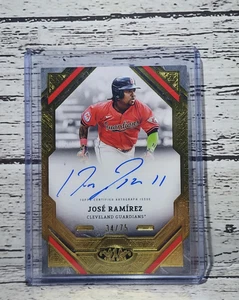 Tarjeta automática Topps Tier One Jose Ramírez 2025 #T1A-JR lámina dorada automática/75 - Imagen 1 de 3