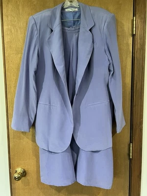Traje Chaqueta y Falda Stephanie Andrews Talla 14 Seda Forro Poliéster Lavanda Foto 1 de 4