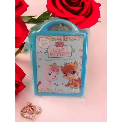 Royal Kittens: A Palace Pets Libro y Juego Magnético por Disney Book Group Nuevo Foto 1 de 4