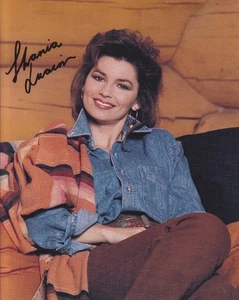 SHANIA TWAIN HAND SIGNED 8X10" COLOR PHOTO FROM HER FAN CLUB"NICE COLLECTABLE" - Picture 1 of 1