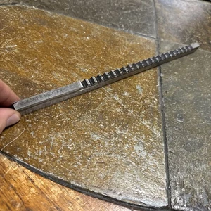 Dumont 8mm-C1 H.S. Keilnut Brosche 11-3/4" lang - Bild 1 von 5