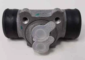 suzuki samurai sj413 85-95  compatible rear drum brake cylender right side - Picture 1 of 3