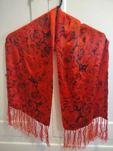 100 % Seide Schal mit Rosen Designs rot 22" plus 4" Fransen - Bild 1 von 7