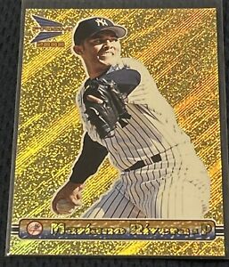 2000 Pacific Prism Holo Gold Parallel Mariano Rivera Gold Parallel #101 Yankees