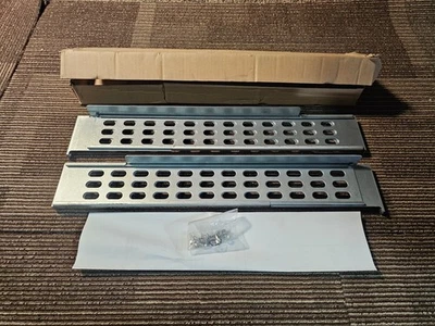 APC 0M-756H Smart UPS Sliding Rail Assembly For Post Rack Mount - Image 1 of 4