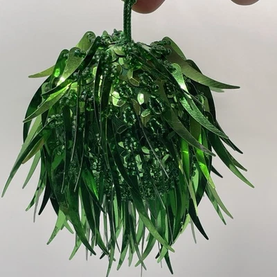 Adorno de Navidad Vintage Lentejuelas Cuentas Verde Años 70 MCM Foto 1 de 4