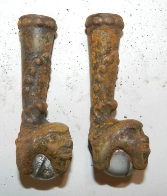 Lote De Colección De 2 Pies De Bola De Vidrio Recuperado y Garra Con Bola De 1" - 3 5/8" De Alto Foto 1 de 4