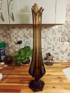 Vintage 22.5" Brown Smoke Viking Glass 6 Finger 6 Panel Hexagonal Swung Vase  - Bild 1 von 11