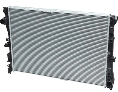 Radiador de motor para Mercedes Benz C300 C350E C400 C43 AMG REEMPLAZO OEM 0995007303 Foto 1 de 4