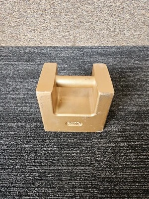 Peso de calibración de hierro fundido 25 kg con mango de agarre se adapta al sistema de pesaje Rice Lake Foto 1 de 4