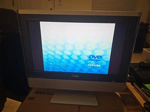 Toshiba 20" TV/DVD Combo TheaterWide HD Model 20HLV86  RV Gaming Retro - Picture 1 of 7