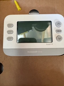Honeywell X2S Smart Thermostat RTH2CWF Conventional/Heat Pump WiFi, New, A4 - Picture 1 of 5