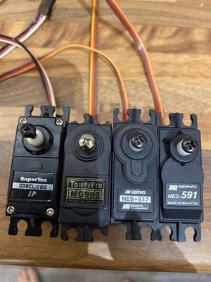 Four Servos Including One Metal Geared One. Radio Control. - Image 1 of 3