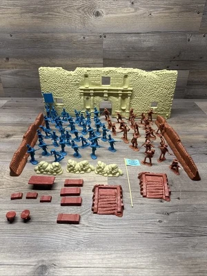 1994 Authentic Alamo Action Figures and Playset by BMC nearly 70 pieces - Image 1 of 4