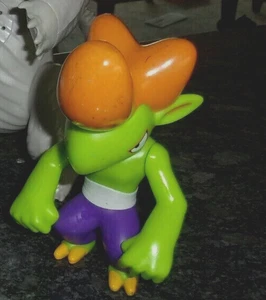 GREEN LIZARD ORANGE HAIR ACTION FIGURE - Picture 1 of 3
