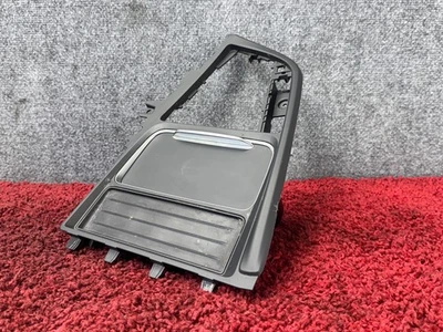 宝马 F30 F36 F33 F32 LCI 前中心控制台滑动盖杯架 原始设备制造商 63k — 第 1/4 张图片