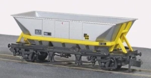 NR-302 Peco N Gauge ÔHAAÕ BR Trainload Coal-Sector - Yellow Cradle - Picture 1 of 1