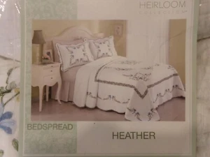 New Twin Size Heirloom Bedspread ** Floral Embroidered # 484 - Picture 1 of 3