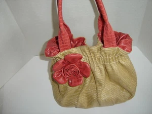 BUENO GATHERED HOBO PURSE HANDBAG STRAW LOOK-ORANGE INSIDE BOTTOM & LARGE FLOWER - Picture 1 of 12