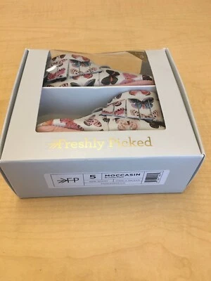 Mariposas recién recogidas talla 5 nuevas en caja Foto 1 de 4