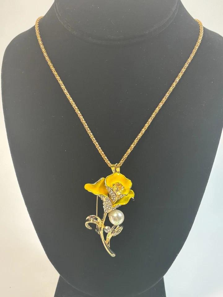 Collar Flor Amarilla Colgante Broche Tono Dorado Firmado Betsey Johnson Foto 1 de 4