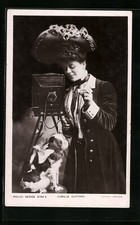 Postcard Camille Clifford Photographs a Dog, Camera 