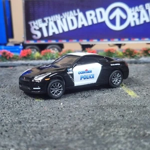 1:64 Scale Greenlight Oceanside Police 2015 Nissan GTR Police Interceptor - Picture 1 of 5