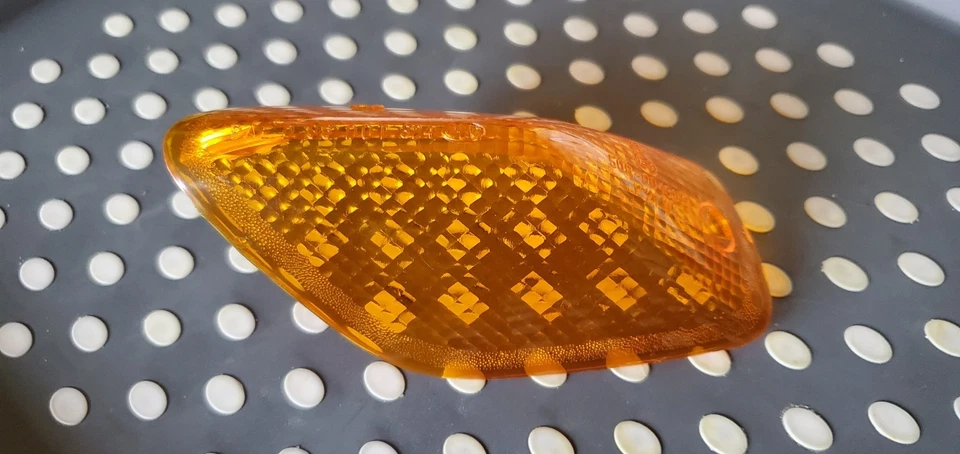 Ducati Paso indicator lens 750 906 907ie - Image 1 of 3