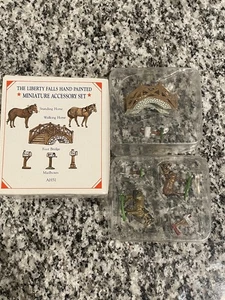 Juego de accesorios miniatura pintados a mano Liberty Falls vintage ~ AH51 - Imagen 1 de 5