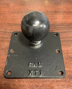 RAM MOUNT Size D ~ 2.25" Ball On 4.75" x 4.75" Base ~ FREE SHIPPING - Picture 1 of 3
