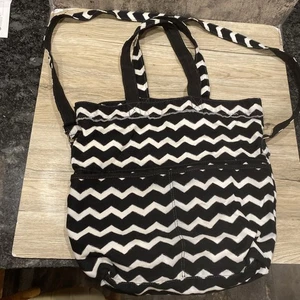 Thirty One Retro Metro Fold Over Tote Purse Black & White Chevron Pattern - Picture 1 of 8