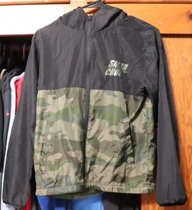 Santa Cruz Lightweight Windbreaker Zip Forest Camo / Black Youth Medium YM 10/12 - Picture 1 of 8