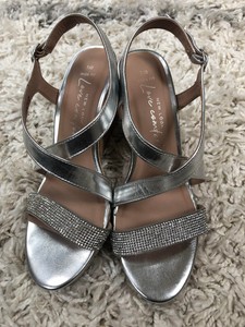 extra wide silver sandals