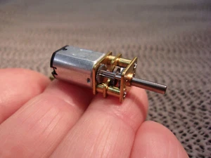 Getriebemotor, mit 1,5-7,5V DC = 20-120 rpm, stabile Konstruktion, Stückpreis! - Bild 1 von 4