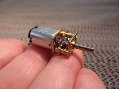 Getriebemotor, mit 1,5-7,5V DC = 20-120 rpm, stabile Konstruktion, Stückpreis! - Bild 1 von 4